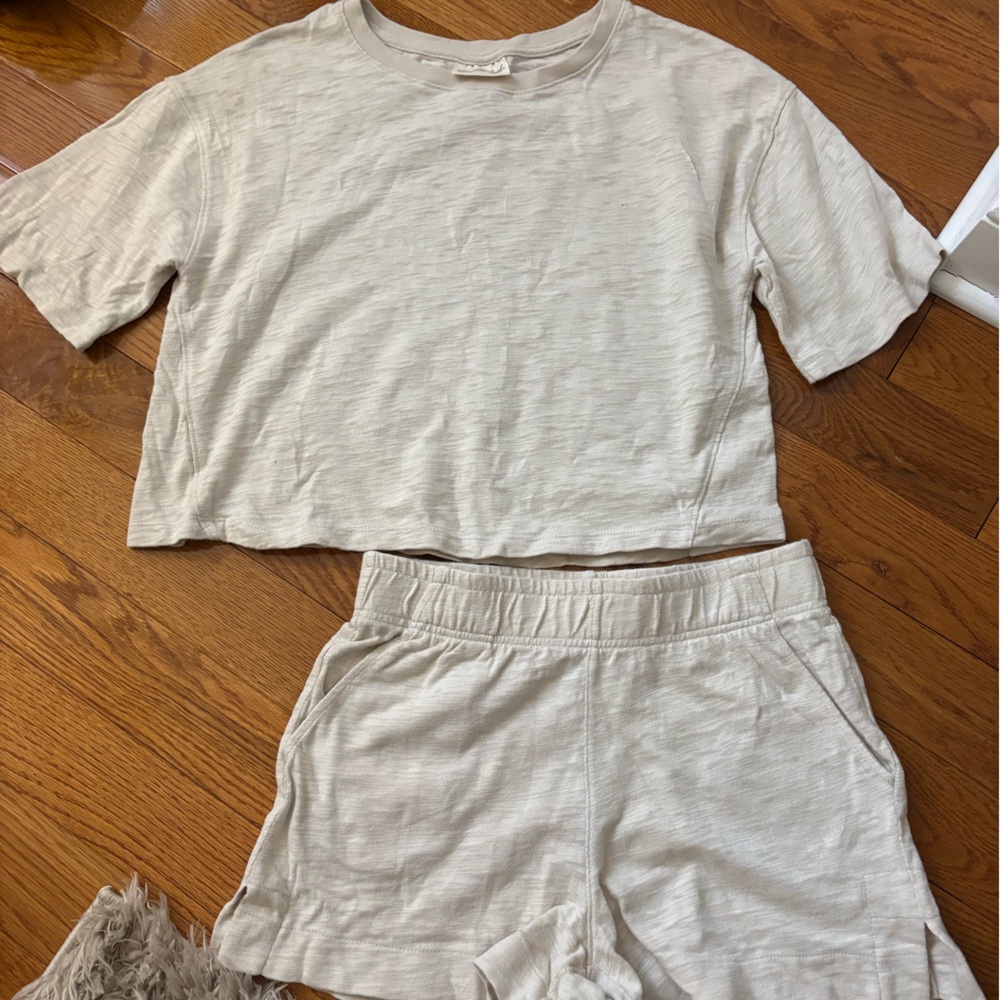 Universal Thread Light Cream Slub Knit Short Sleeve Tee